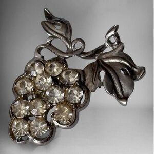 🌼VTG Rhinestone Grape Cluster Brooch